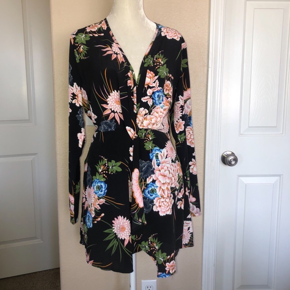 Mini dress - Picture 1 of 4